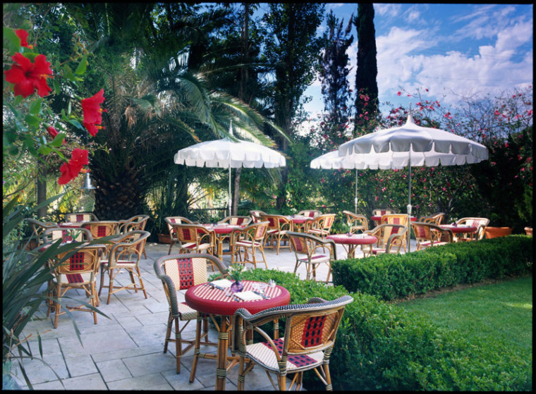 Stars like Charlize Theron and Keanu Reeves like the Chateau Marmont, in L.A. The food is refined but not fussy and the service the very soul of discretion about its clientele.